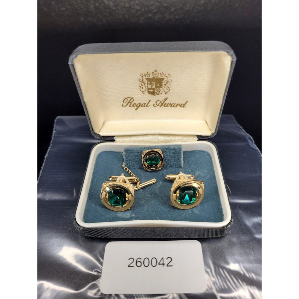 Regal Award Cufflinks Tie Tack Set Gold Tone Green Stone Round Square 3pc Boxed